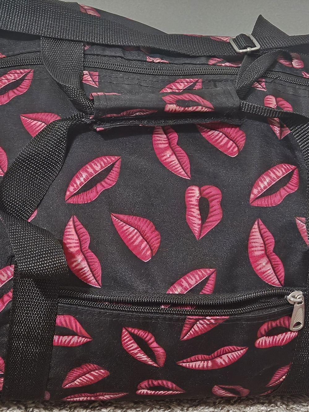 Black Weekend Bag with Pink Lip Print
